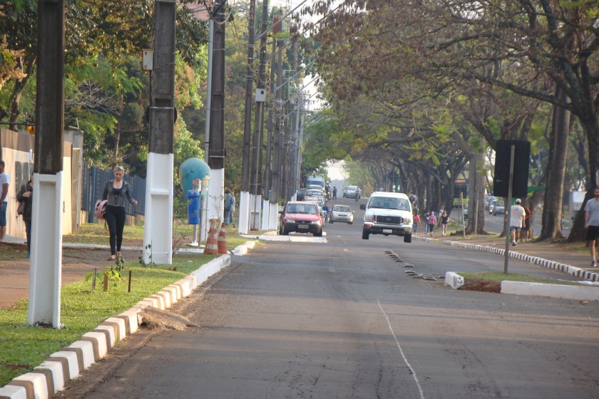 Pista marginal da Av. Paraná, após a rua Duque de Caxias.